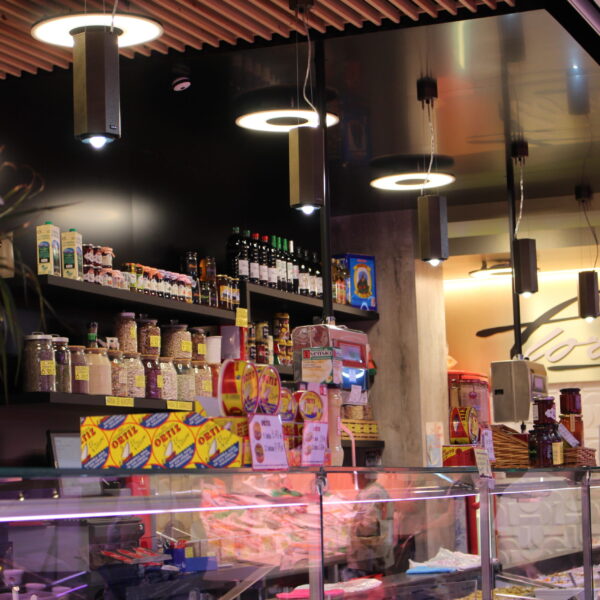 iluminación de vitrina desde techo