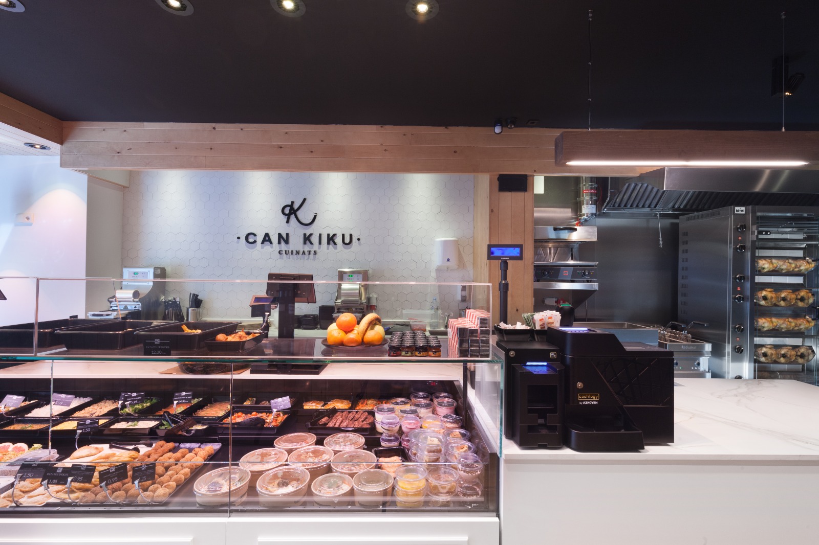 Iluminación de vitrina para local de platos preparados